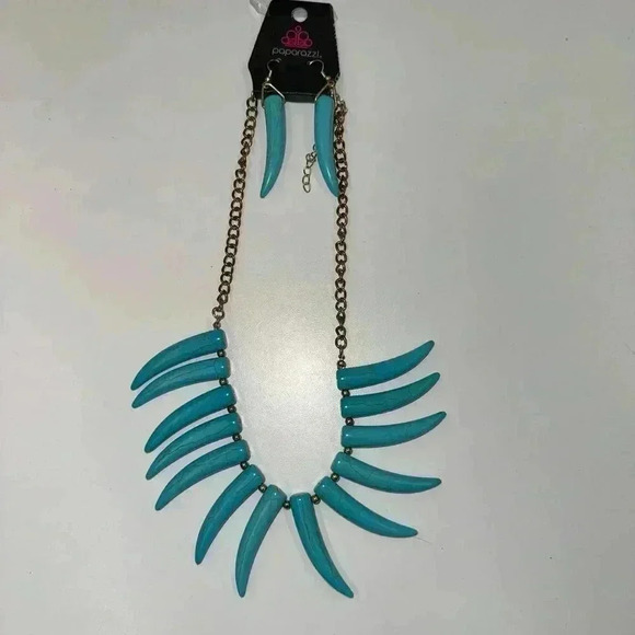 Paparazzi Tusk Tundra Blue Turquoise Stone Short Necklace Set with earrings NEW! - Picture 3 of 6